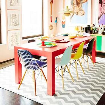 餐桌和餐椅还选择同一颜色？来试试彩色餐椅吧