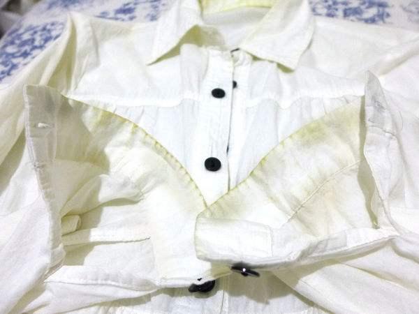 白衣服被染色发黄怎么办？一招让你的衣服立刻洁净如新 必备！
