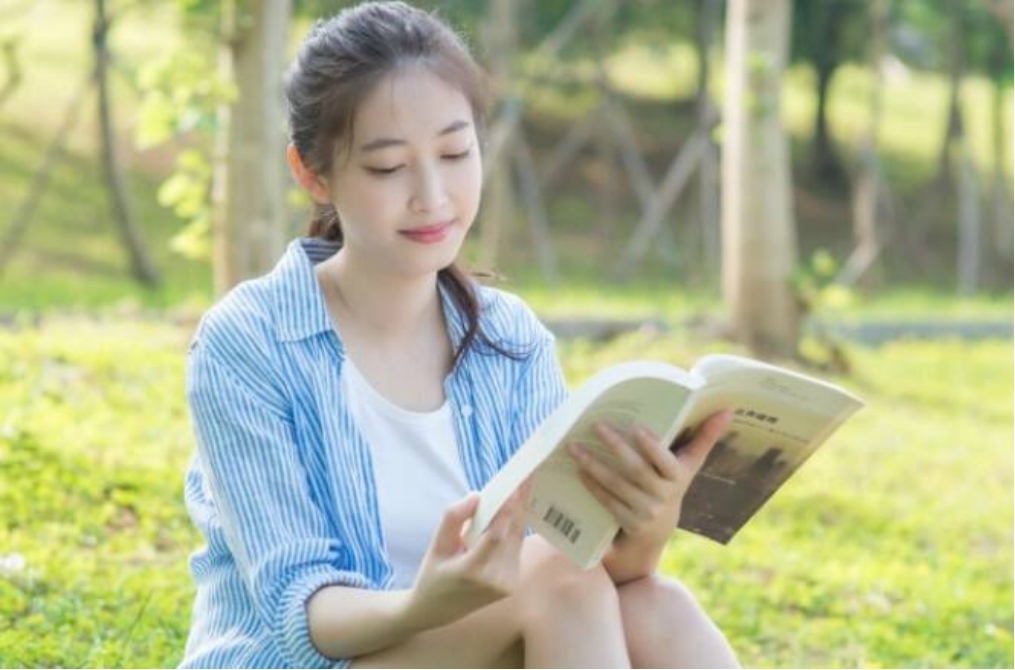 爱读书的女人很吸引人吗，为什么读书人的气质和别人不一样