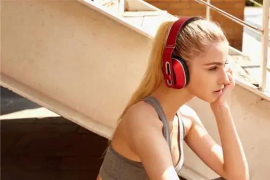 长期带耳机对听力有影响吗